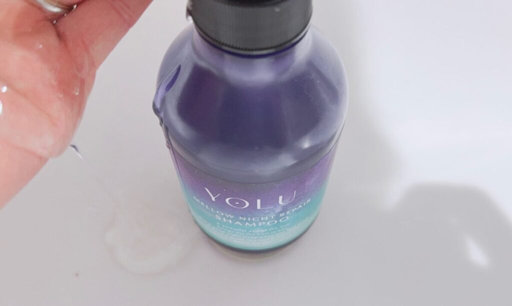 YOLU メロウナイトリペアシャンプー