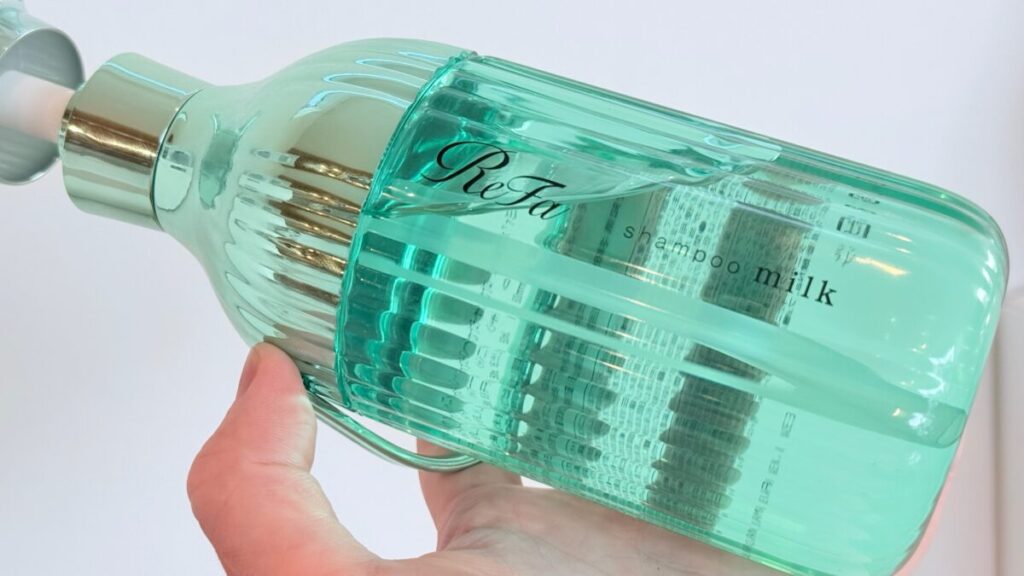 リファミルクプロテインシャンプーストレート（エメラルド）