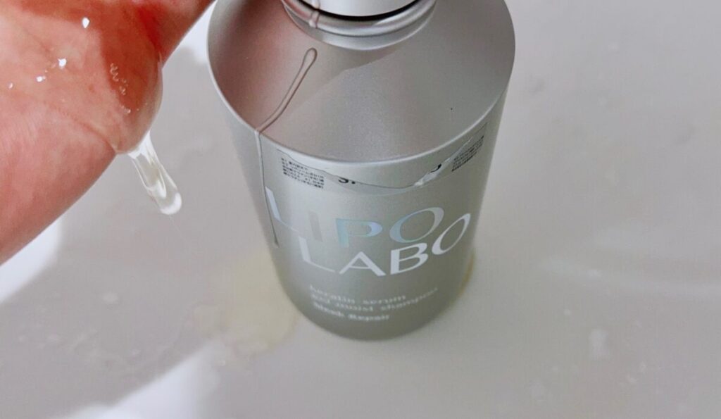 リポ ラボ ケラチンセラム ジェルモイストシャンプーの液体