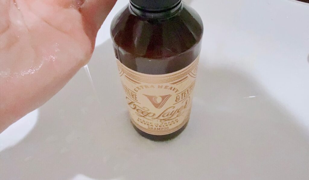 ディープレイヤー新作シャンプーExVの液体テクスチャー