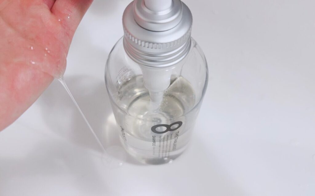 リニューアル後のエイトザタラソシャンプーモイストの液体