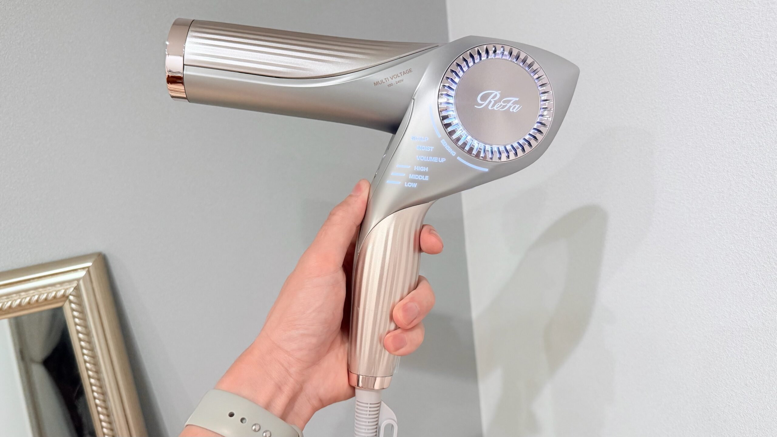 リファ新作ドライヤーBX W