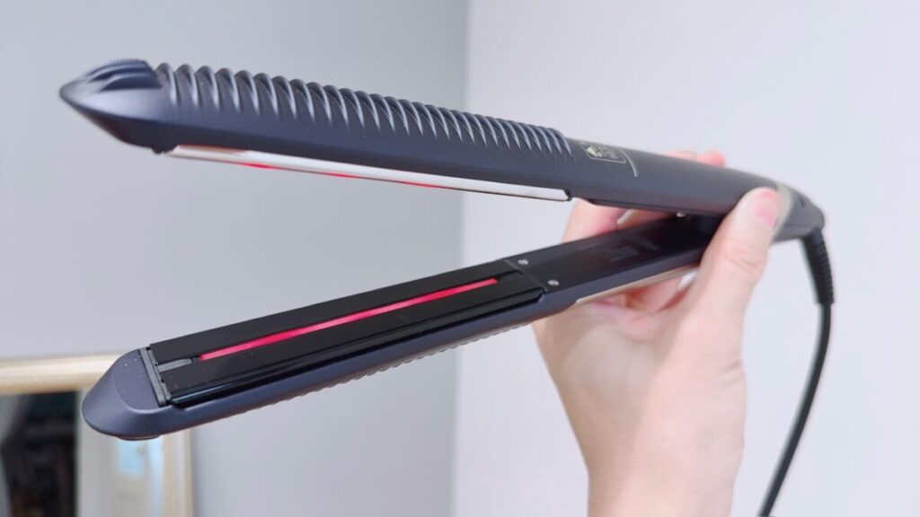 ヤーマン スムースアイロンフォトイオンプラスのプレート設計