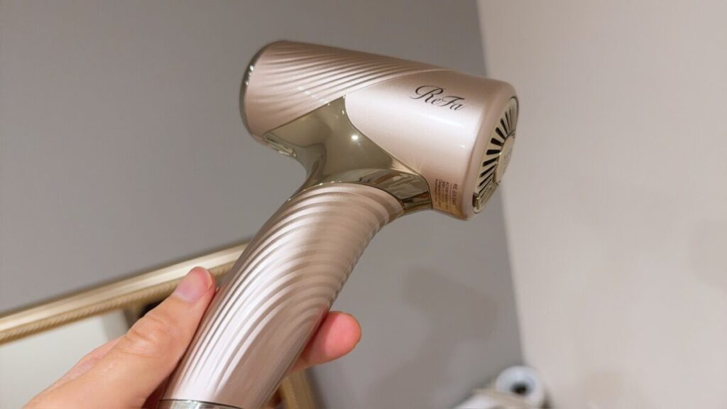 2025新作】リファドライヤーSEを美容師が口コミ評価！違いや使い