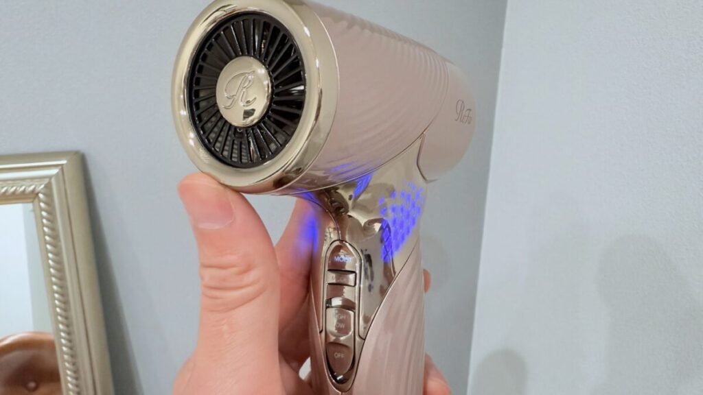 リファ　ドライヤー⚠️ジャンク品　温風出ません リファ ドライヤー⚠️ジャンク品 温風出ません - メルカリ