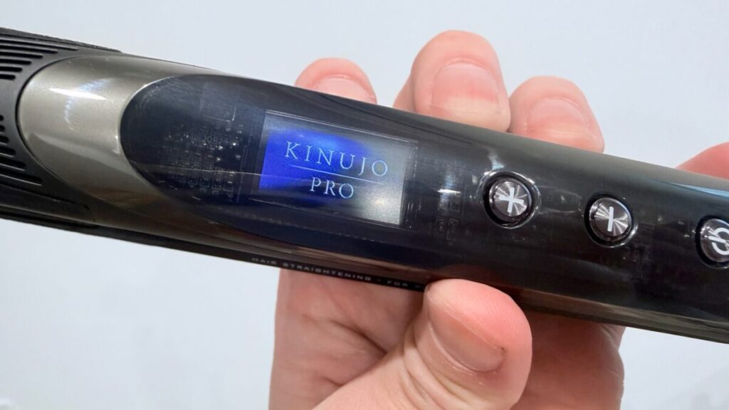 絹女サファイア