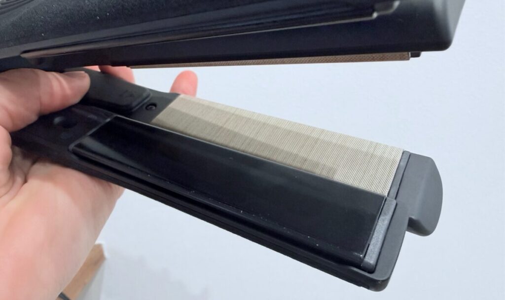 絹女サファイアストレートプロと絹女プロのプレート違い